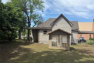309 W 8th St, Bonham, TX 75418 - Photo 21