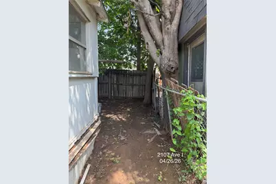 2107 Avenue I, Wichita Falls, TX 76309 - Photo 3