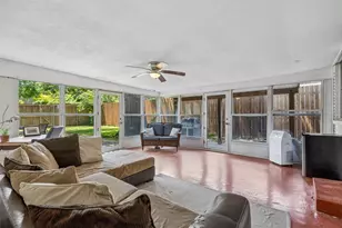 635 Classen Dr, Dallas, TX 75218 - Photo 5
