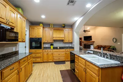 6400 Avon Drive, Waco, TX 76708 - Photo 7