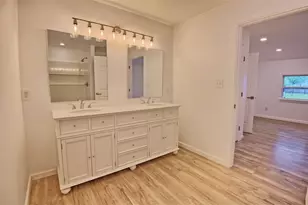 103 Phillips St, Saint Jo, TX 76265 - Photo 13