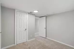 1214 Jones St, Greenville, TX 75401 - Photo 11