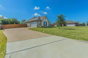 233 Fox Run Ln, Robinson, TX 76706 - Photo 3