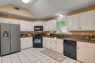 248 Butternut Ln, Powderly, TX 75473 - Photo 13