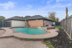 2620 Carmel Dr, Carrollton, TX 75006 - Photo 29