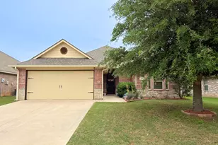 109 Donna Cir, Granbury, TX 76049 - Photo 1