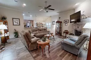 109 Donna Cir, Granbury, TX 76049 - Photo 5