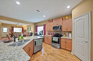 7064 Seton Hall Dr, Fort Worth, TX 76120 - Photo 13