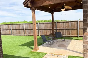 929 Philadelphia St, Fate, TX 75189 - Photo 9