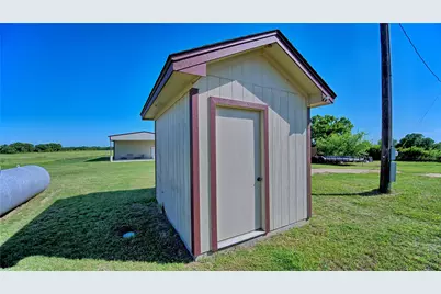 433 Fruitland Road, Bowie, TX 76230 - Photo 33