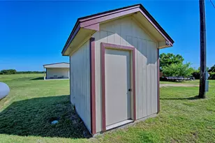 433 Fruitland Rd, Bowie, TX 76230 - Photo 33