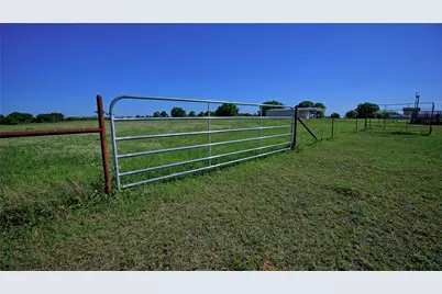 433 Fruitland Road, Bowie, TX 76230 - Photo 17