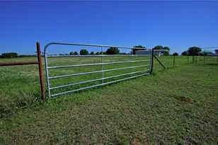 433 Fruitland Rd, Bowie, TX 76230 - Photo 17