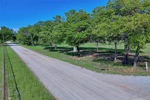 433 Fruitland Rd, Bowie, TX 76230 - Photo 25