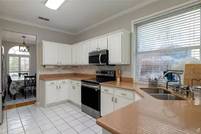 2206 Arbor Chase Circle, Arlington, TX 76011 - Photo 15