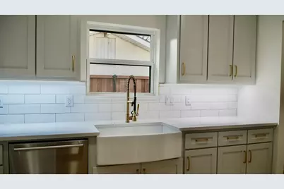 9920 Greenfield Drive, Dallas, TX 75238 - Photo 7