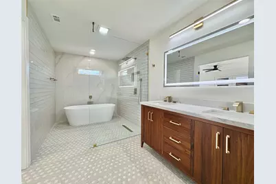 9920 Greenfield Drive, Dallas, TX 75238 - Photo 11