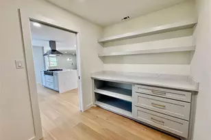9920 Greenfield Dr, Dallas, TX 75238 - Photo 9