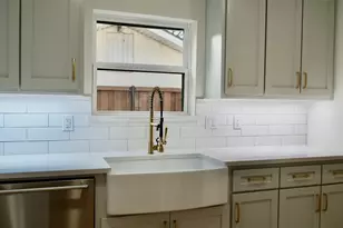 9920 Greenfield Dr, Dallas, TX 75238 - Photo 7