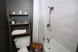 810 W Eden St, Munday, TX 76371 - Photo 13