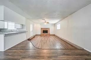 108 S Beverly St, Crowley, TX 76036 - Photo 5