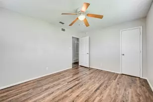 108 S Beverly St, Crowley, TX 76036 - Photo 21