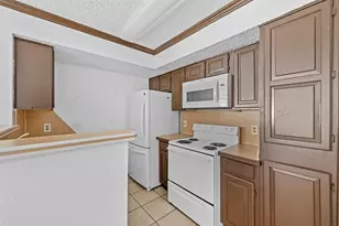 2314 Bamboo Dr, Arlington, TX 76006 - Photo 3