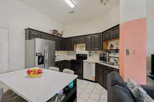414 Central Park Dr, Arlington, TX 76014 - Photo 5
