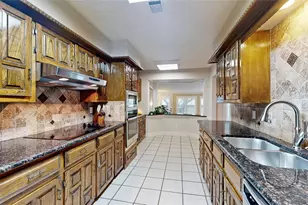 1402 Canadian Cir, Grand Prairie, TX 75050 - Photo 7