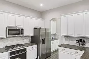 1460 Bristol Ln, Lewisville, TX 75077 - Photo 7