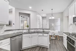 1460 Bristol Ln, Lewisville, TX 75077 - Photo 3