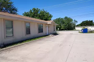 911 Hwy 81 N, Bowie, TX 76230 - Photo 9