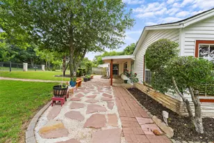 6000 Forest Hill Dr, Forest Hill, TX 76119 - Photo 5