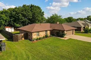 504 Bluebird Ln, Red Oak, TX 75154 - Photo 3