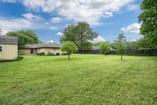 2205 W Hull St, Denison, TX 75020 - Photo 33