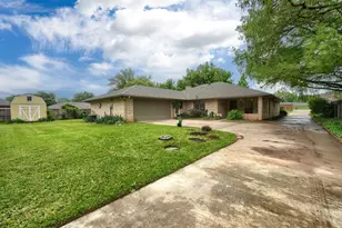 2205 W Hull St, Denison, TX 75020 - Photo 31