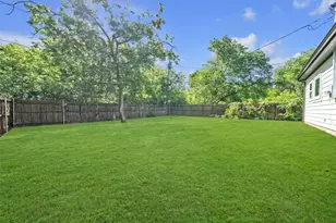 305 Pemberton St, White Settlement, TX 76108 - Photo 17
