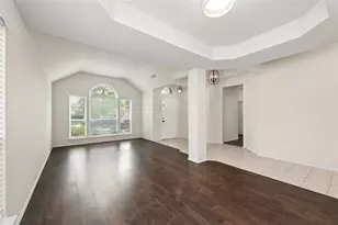 207 Meredith Ct, Irving, TX 75063 - Photo 5