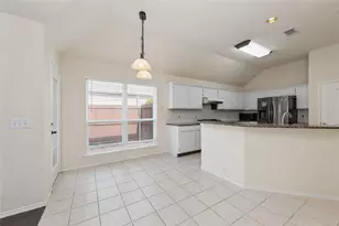 207 Meredith Ct, Irving, TX 75063 - Photo 9