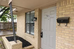 921 W Rochelle Rd, Irving, TX 75062 - Photo 3