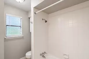 921 W Rochelle Rd, Irving, TX 75062 - Photo 13