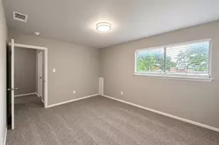 921 W Rochelle Rd, Irving, TX 75062 - Photo 11