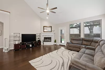 6974 Shoreview, Grand Prairie, TX 75054 - Photo 9