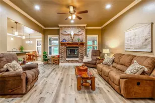 136 Oakwood Ct, Lakeside, TX 76135 - Photo 1