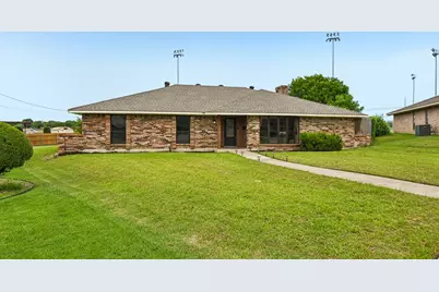 813 Oakbluff Drive, Lancaster, TX 75146 - Photo 3