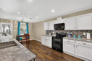 1333 Lauren Dr, Burleson, TX 76028 - Photo 11