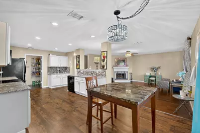 1333 Lauren Drive, Burleson, TX 76028 - Photo 9