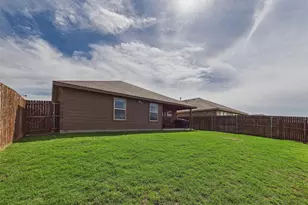 16705 Porterfield Ln, Justin, TX 76247 - Photo 19