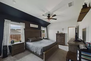16705 Porterfield Ln, Justin, TX 76247 - Photo 7