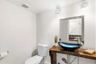 543 Josephine St, Dallas, TX 75246 - Photo 7